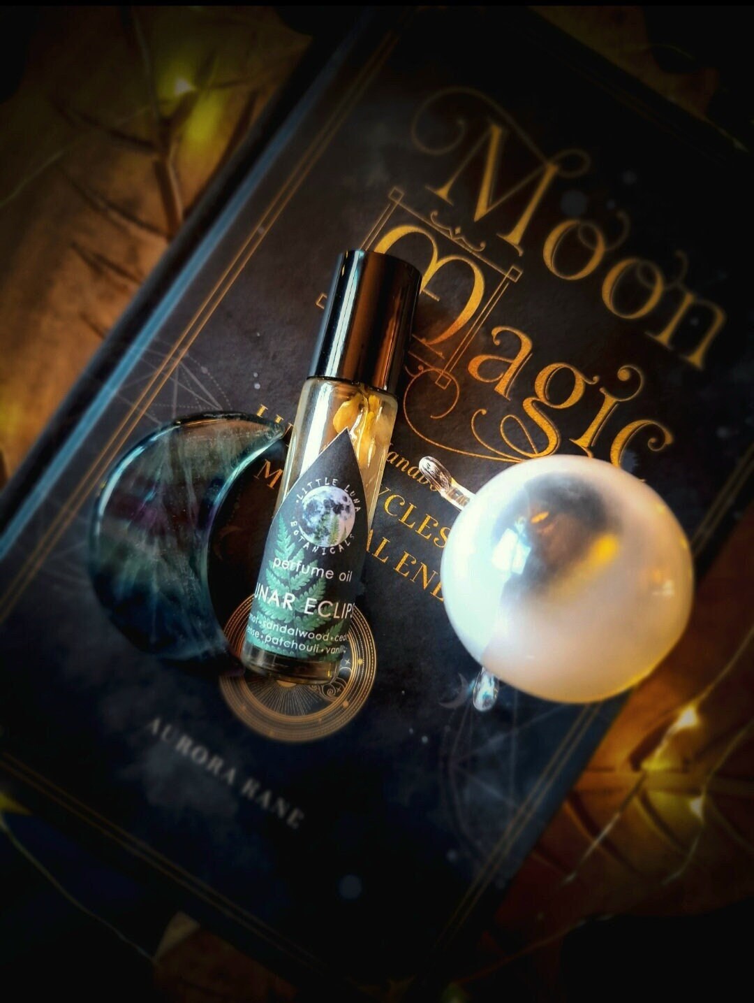 LUNAR ECLIPSE Perfume oil | Bergamot, Cedarwood, Sandalwood, Frankincense, Patchouli, Vetiver, Vanilla | 10ml