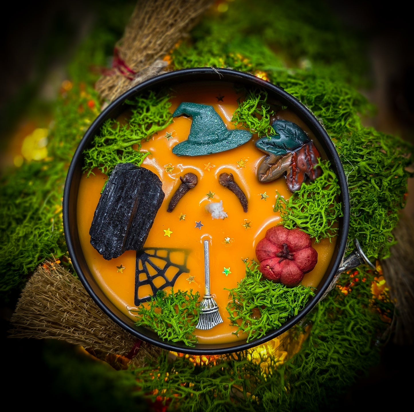 WITCH'S COTTAGE | Crystal infused & decorated scented candle
