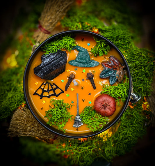 WITCH'S COTTAGE | Crystal infused & decorated scented candle - Orange