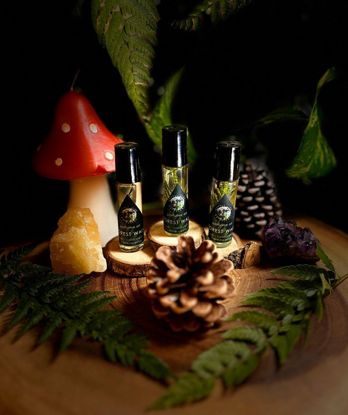 FOREST WALK perfume oil | Musk, Sandalwood, Frankincense, Pine needle | 10ml