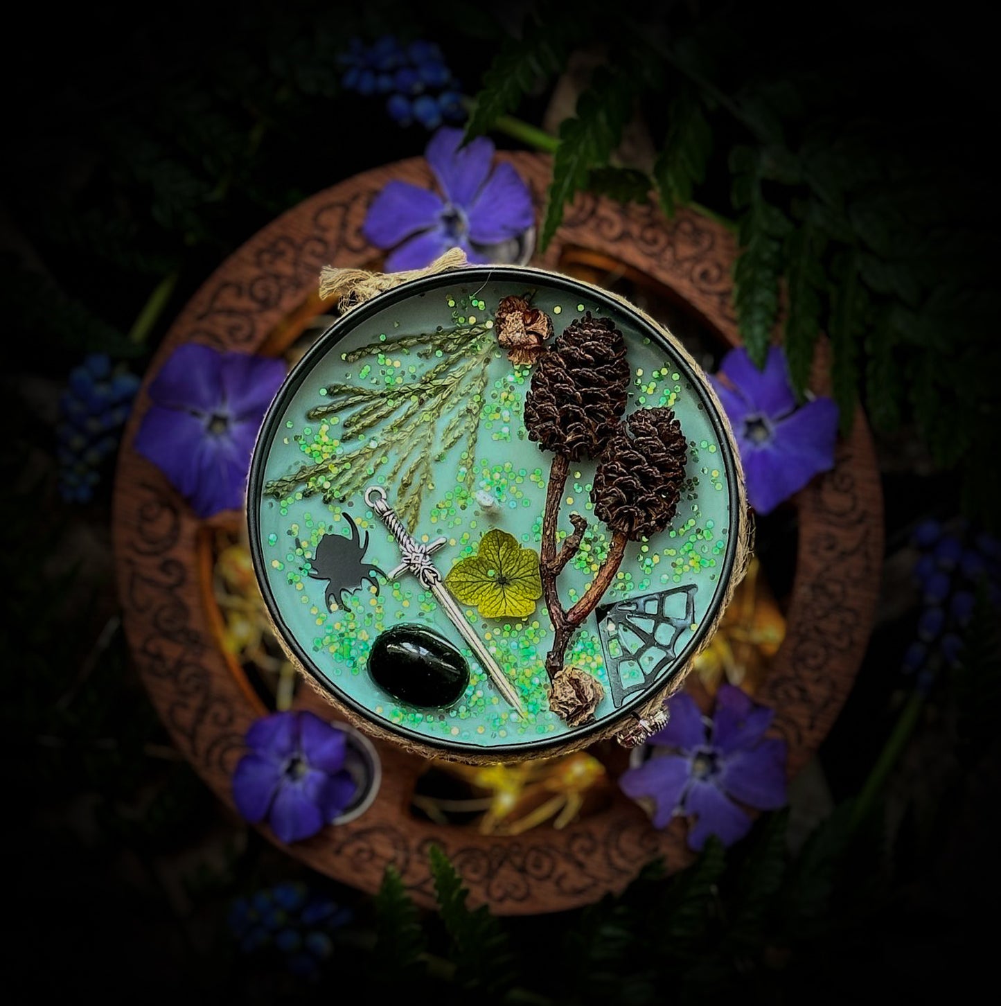 MIRKWOOD – Pine Needle, Cedarwood, Bergamot, Rose, Vanilla, Vetiver & Amber