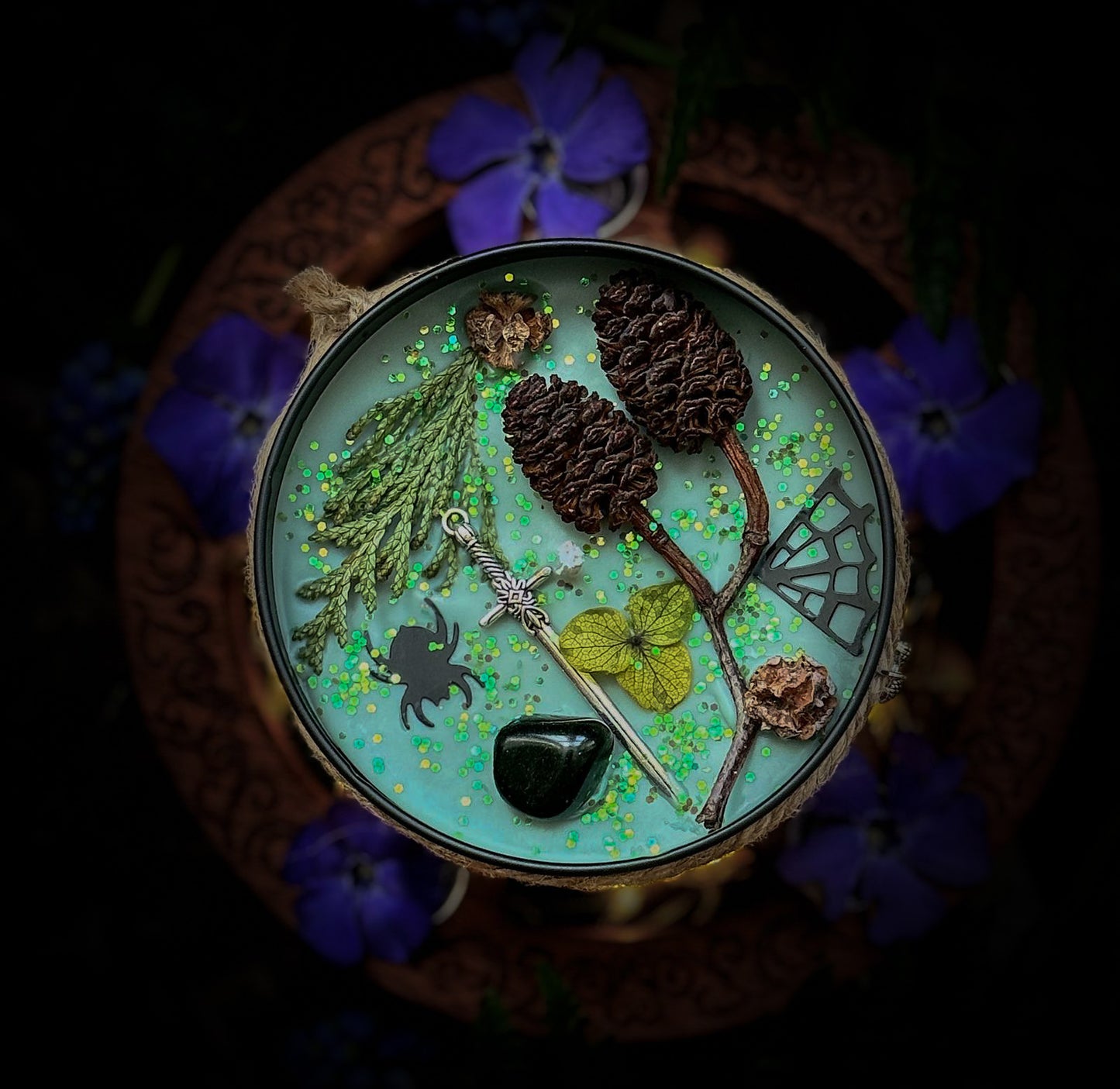 MIRKWOOD – Pine Needle, Cedarwood, Bergamot, Rose, Vanilla, Vetiver & Amber