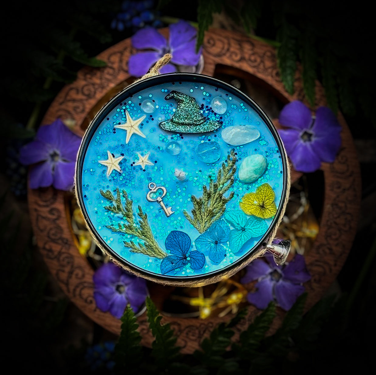 WANDERING WITCH | Peppermint, Basil, Eucalyptus, Thyme, Lemon, Grapefruit & Wild daisy
