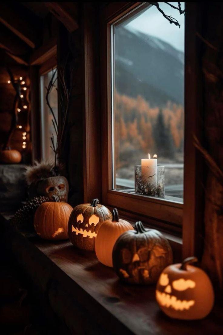 All hollow's Eve | Tobacco, Oak, Raspberry, Amber, Wood smoke, Musk, Vetiver