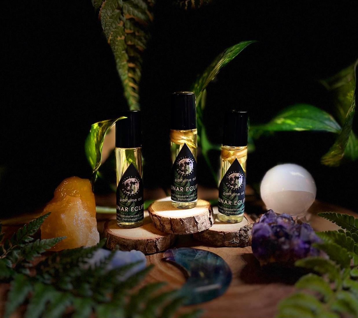 LUNAR ECLIPSE Perfume oil | Bergamot, Cedarwood, Sandalwood, Frankincense, Patchouli, Vetiver, Vanilla | 10ml