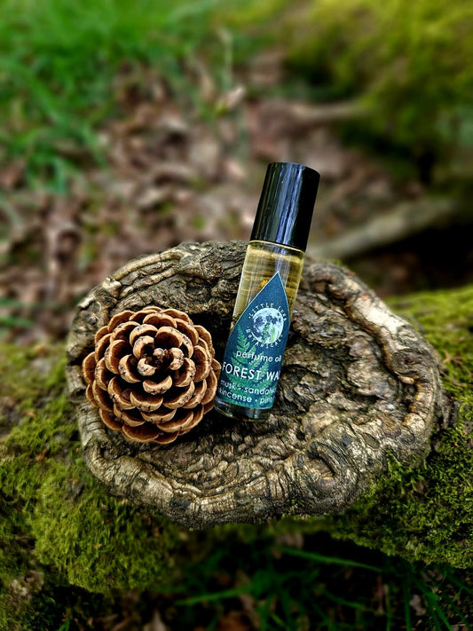 FOREST WALK perfume oil | Musk, Sandalwood, Frankincense, Pine needle | 10ml