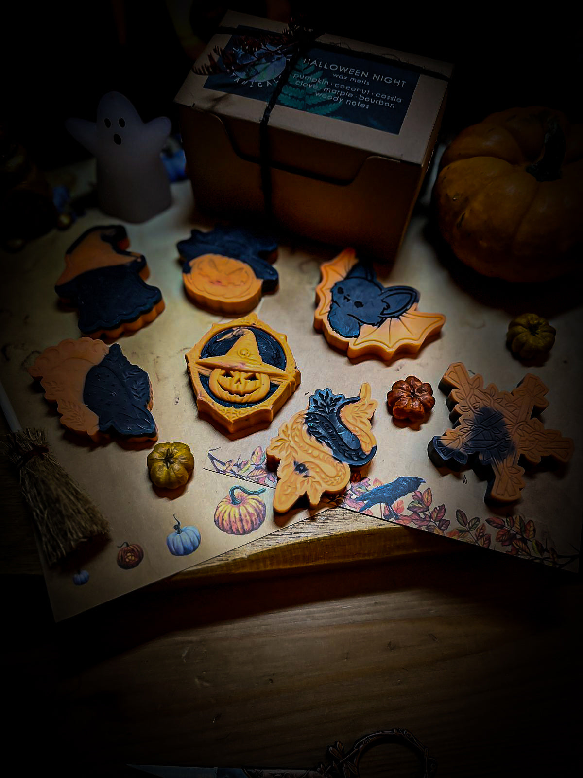 Halloween Night | Pumpkin, Coconut, Cassia, Clove, Maple, Bourbon & Woody Notes