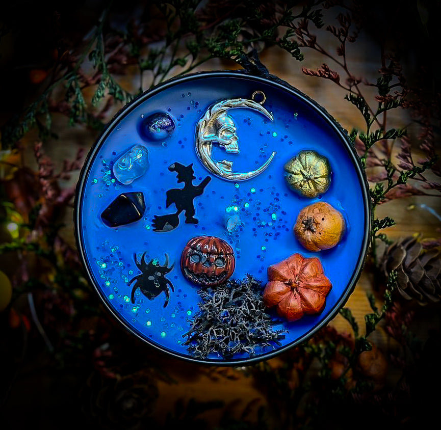 ALL HOLLOW'S EVE | Crystal infused & decorated scented candle