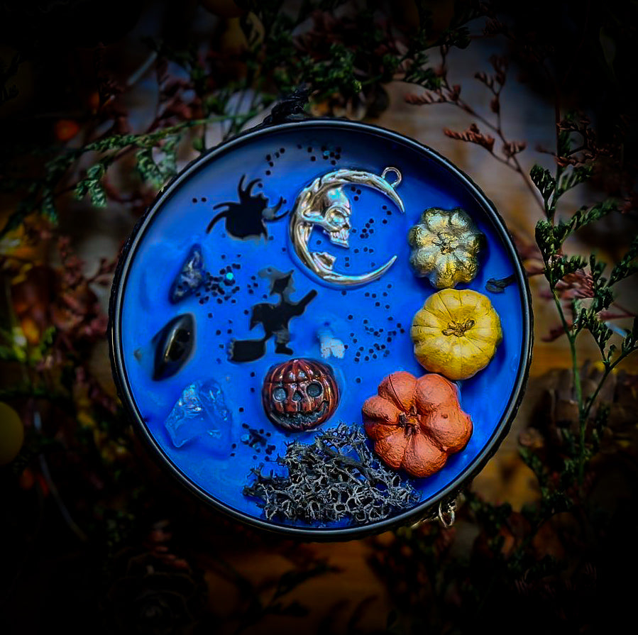 ALL HOLLOW'S EVE | Crystal infused & decorated scented candle